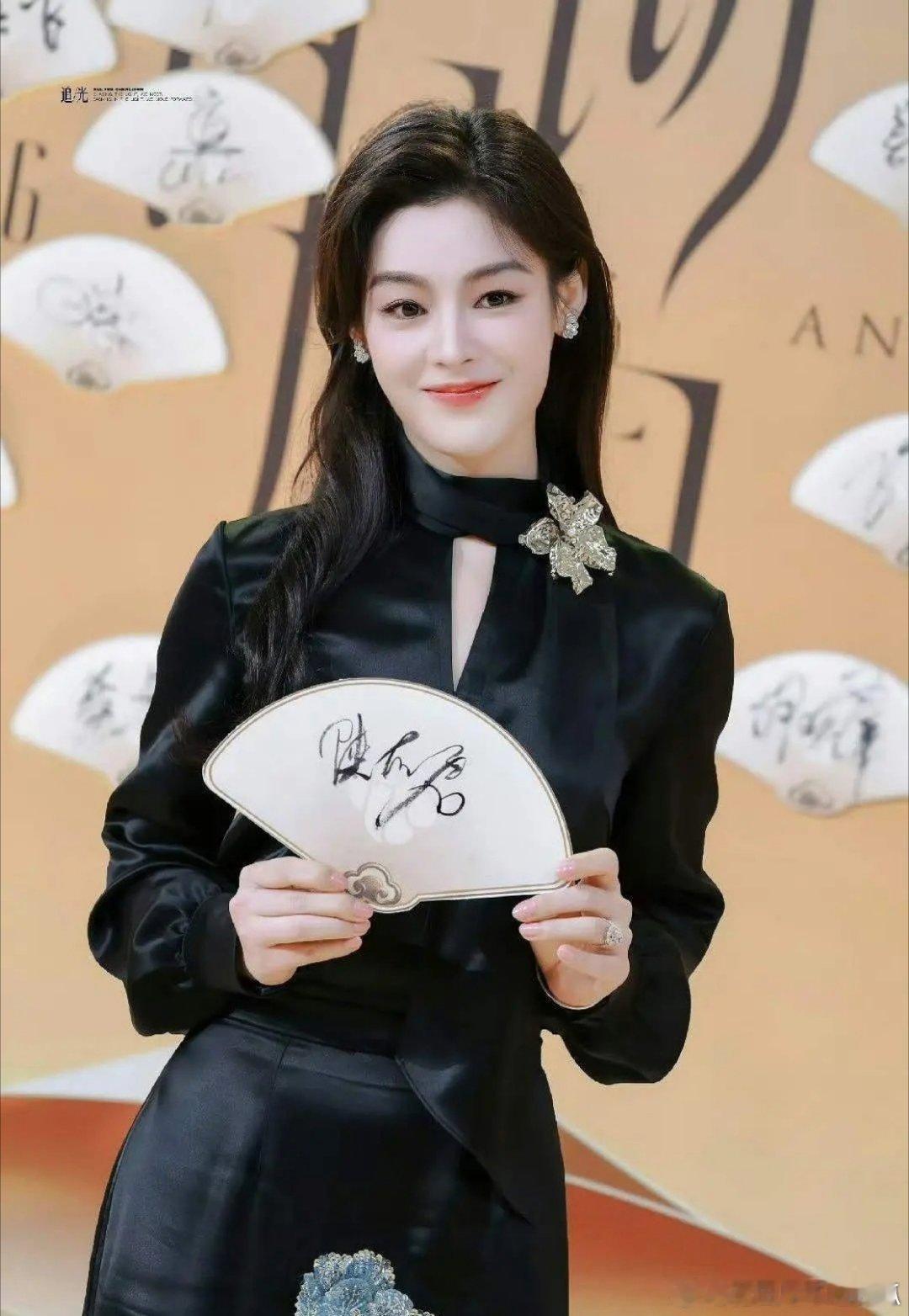 陈丽君部越剧+话剧票房破亿场均票房破百万，持续领跑全国戏曲票房记录ing，坐等新