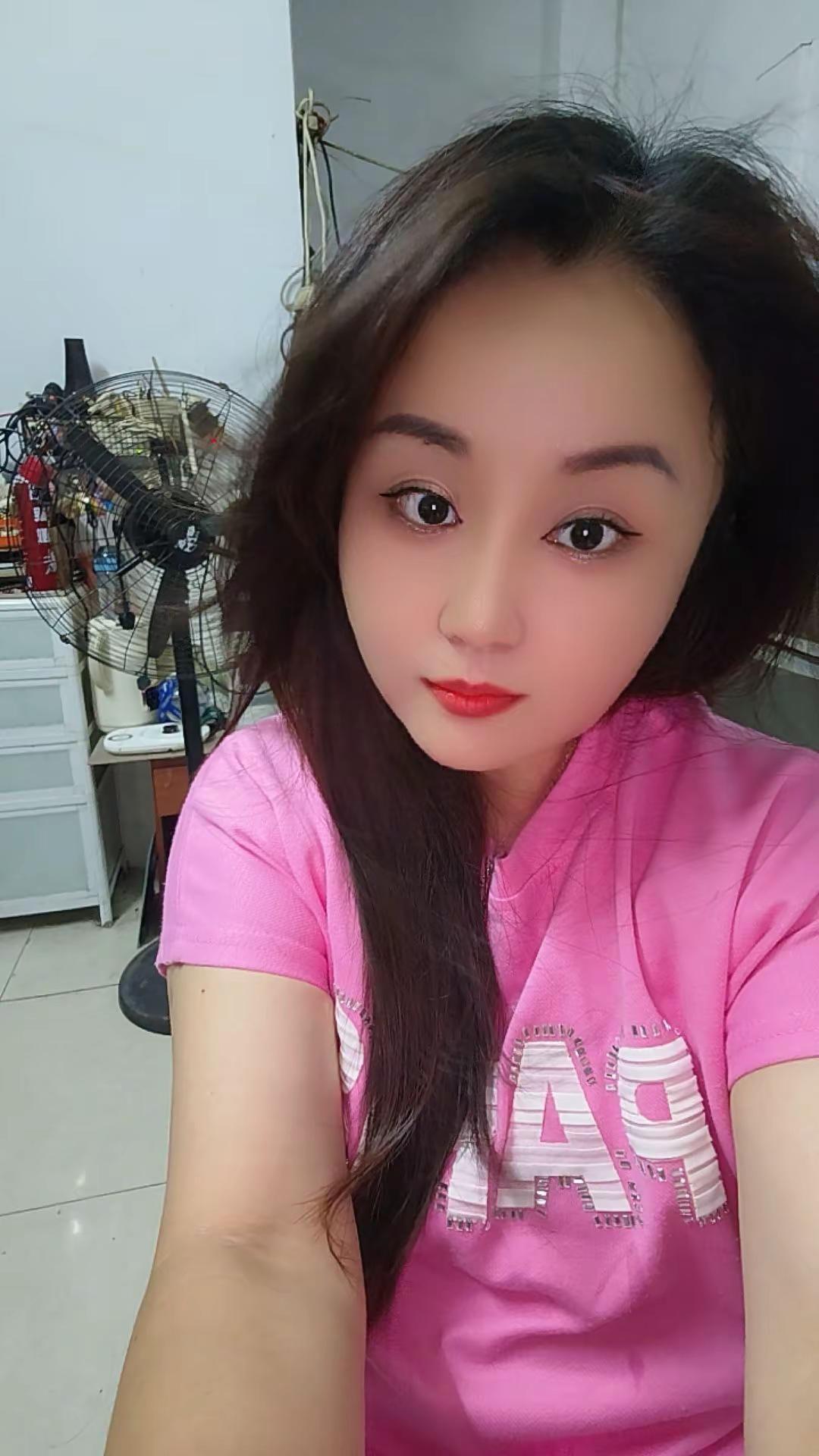 原来眼睛可以画的更大，开心得很。