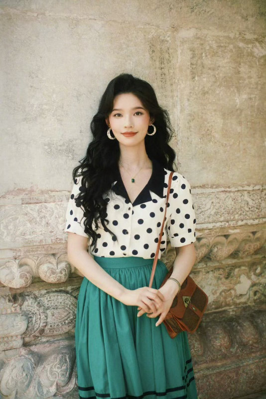 有林允这样的室友你几点回家林允冬去春来反差萌 从言语威胁到姐妹贴贴才20分钟！沈