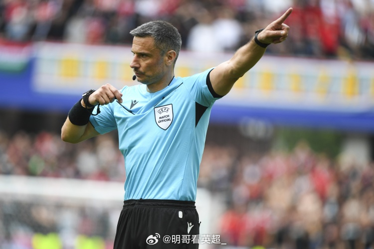 切尔西vs巴黎次回合裁判主裁判：温契奇（斯洛文尼亚）助理裁判：托马兹·克兰奇尼克
