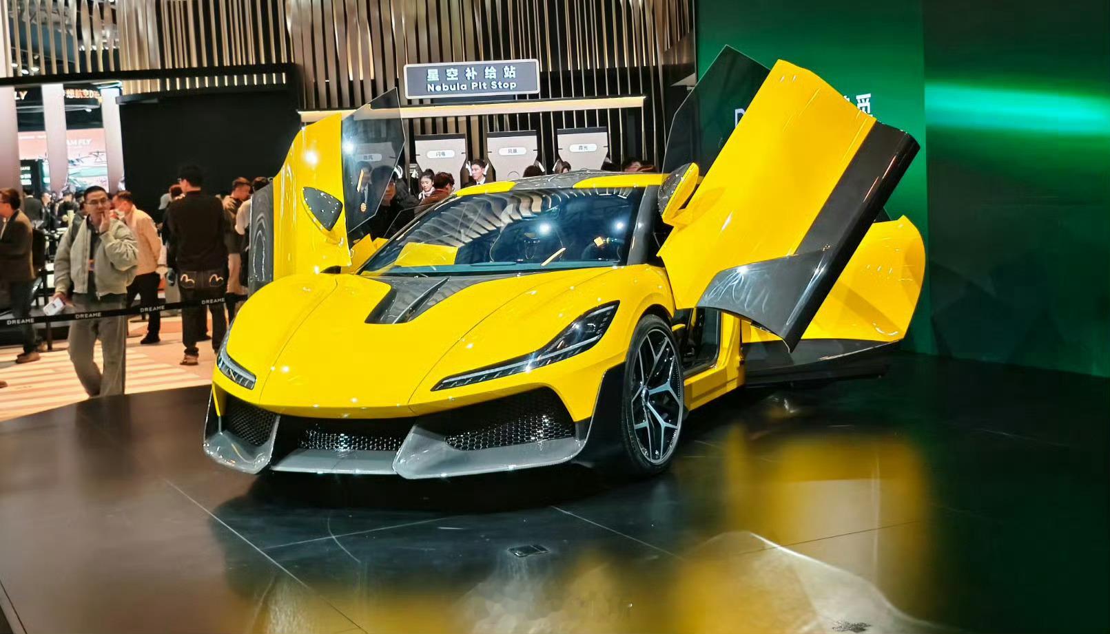 追觅汽车价格追觅这是找到外星科技了?这次AWE掏了一大堆东西出来，不知道这辆汽车