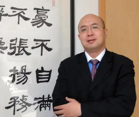 崇洋媚外？中国药企老板正在集体移民，真相颠覆认知

咱们平时去药店买药，总觉得药