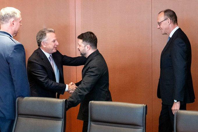 乌克兰代表和美国代表在柏林的方案直接被俄罗斯否决。

柏林会谈第二天：乌克兰提出