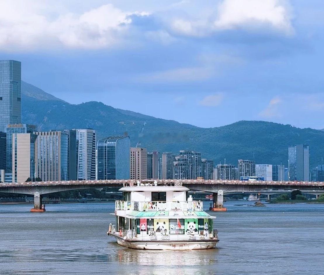 大暑副高强势控场 “蒸笼”持续在线大暑节气到来，福建正式进入一年中最炎热的时段 