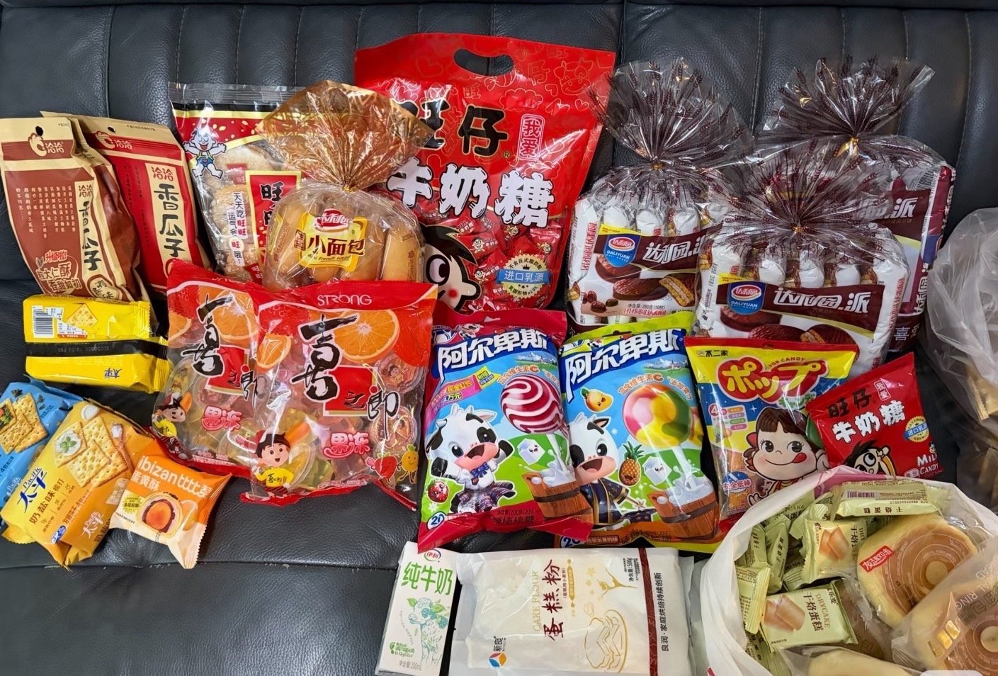 千问加码了，30亿请客全国人民吃喝玩乐的活动，可以点生鲜、百货，选五位帖子给红包