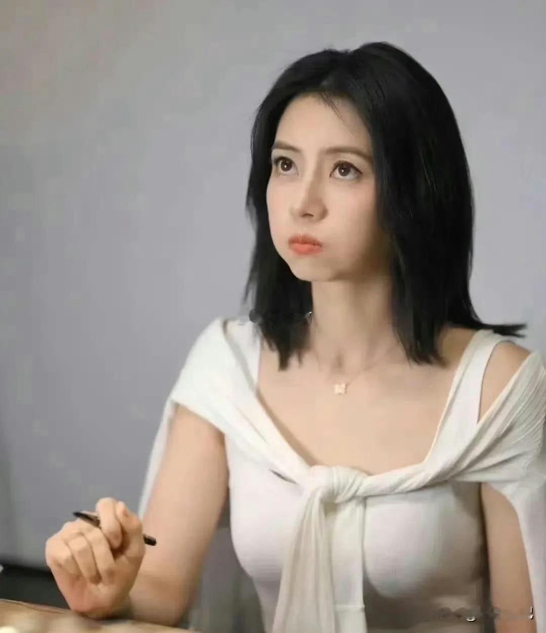高圆圆的照片，无论是否修图，看起来都几乎一样美 ​​​