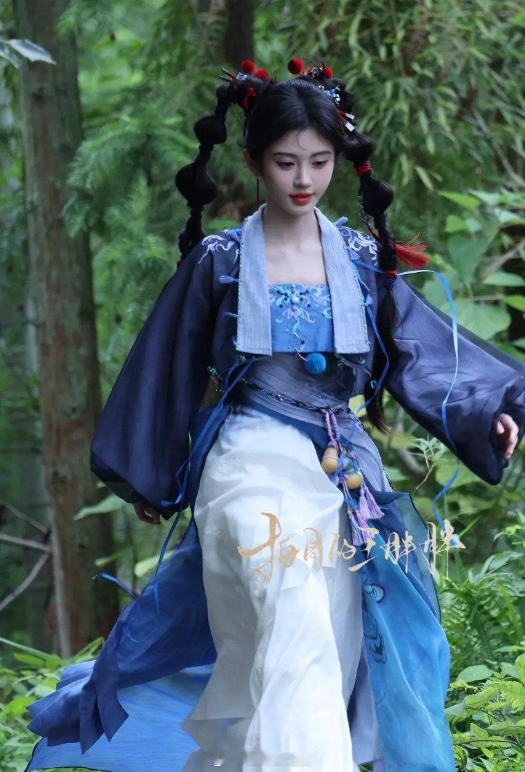 来战鞠婧祎麻花辫路透图 ​​​