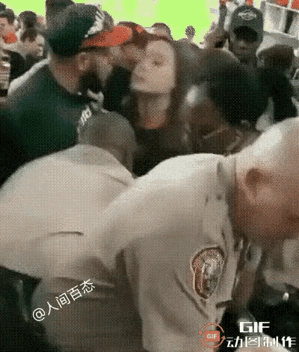 在外国，
每个人都是独立的个体，
倡导的是有人出手就还击，
不分男女老幼。