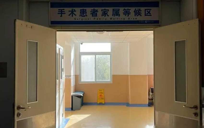 昨天晚上，我正准备睡觉，突然听到邻居家传来一阵争吵声。我本想置之不理，但那声音越