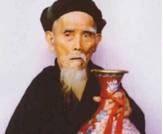 中国长寿之王——龚来发，终身未娶活到了133岁，可令人惊讶的是，他却有一个公认的