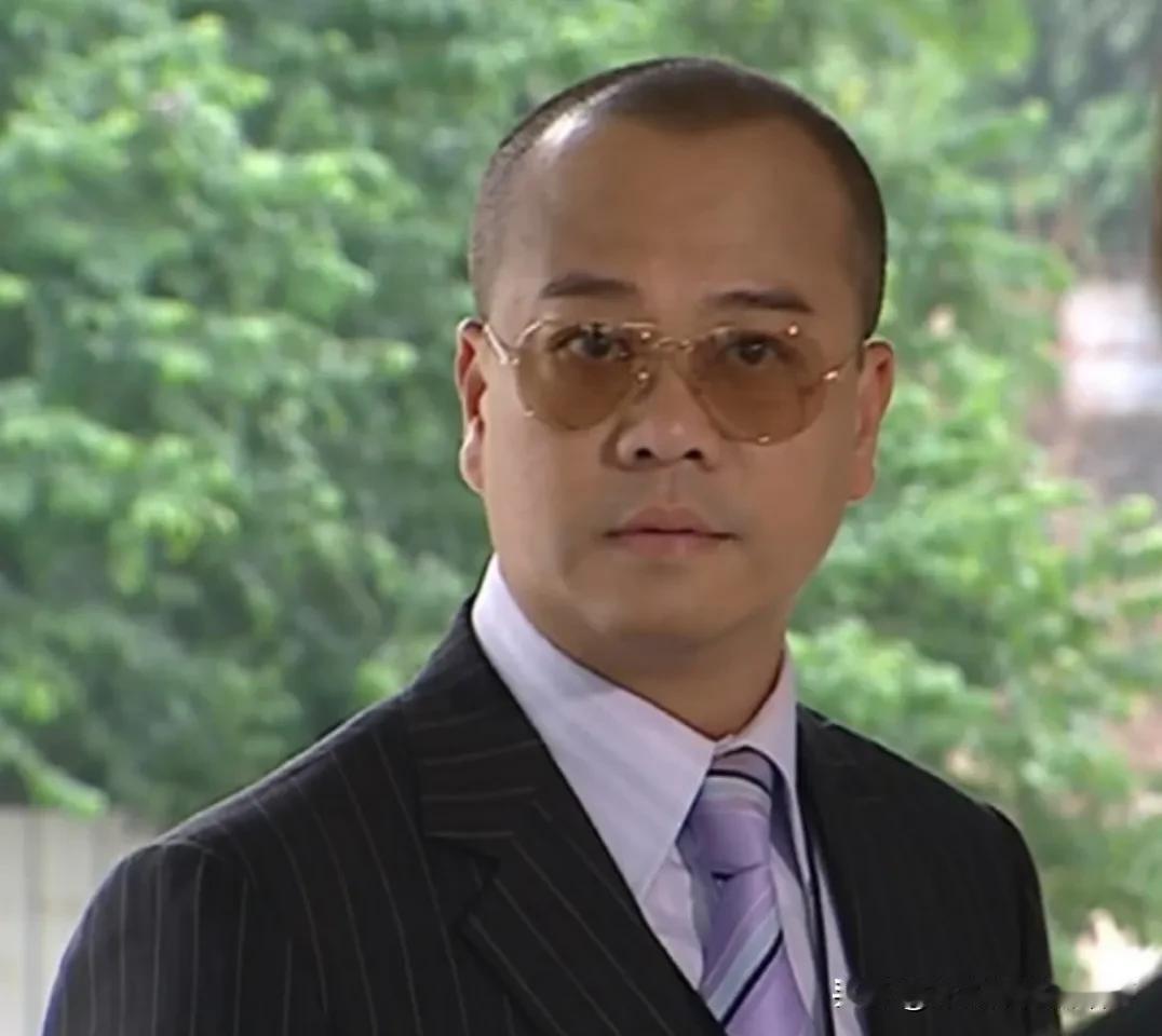 欧阳震华曾对佘诗曼提出建议：“如果你现在不考虑要孩子，我建议你考虑冷冻卵子。”佘