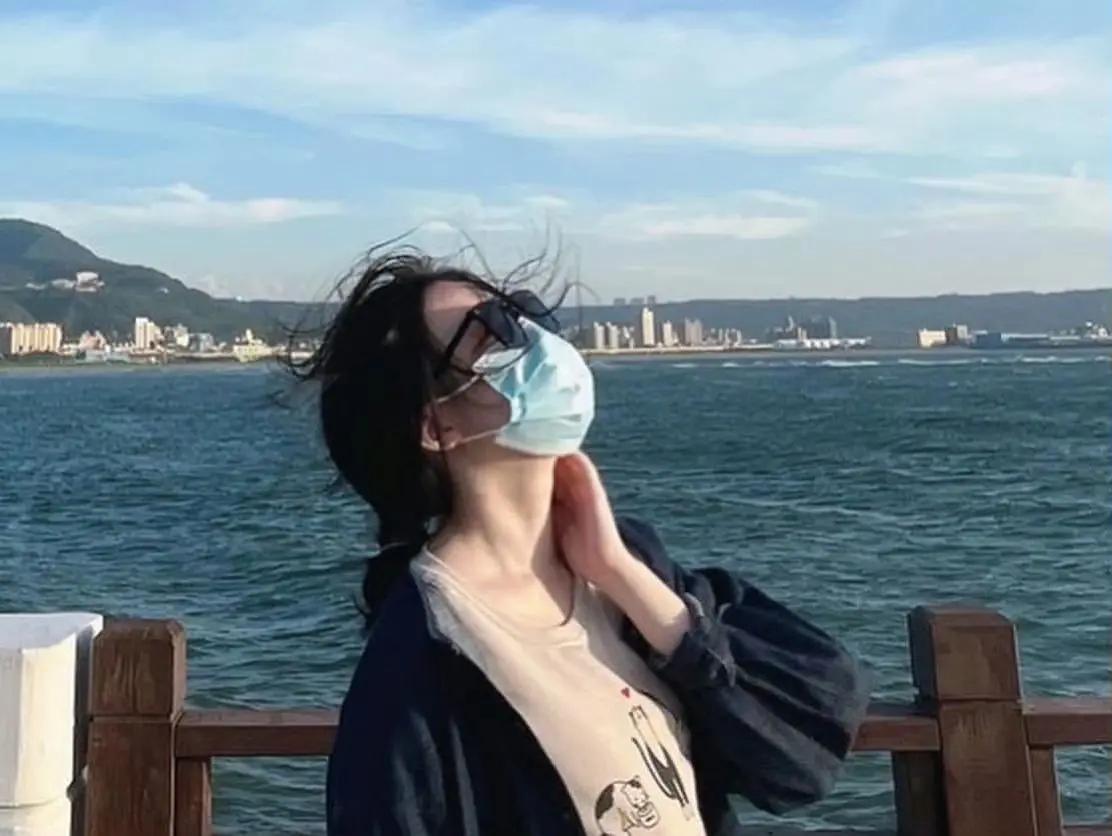 210716 舒华个人IG更新8p  （补）  這天的風壞壞  이날의...