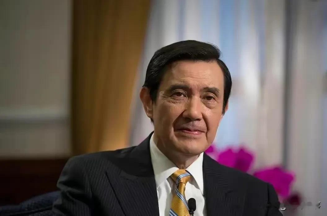马英九的一句话“两岸同属中华民国”应该是口误，应该是“两岸同属中华民族”！