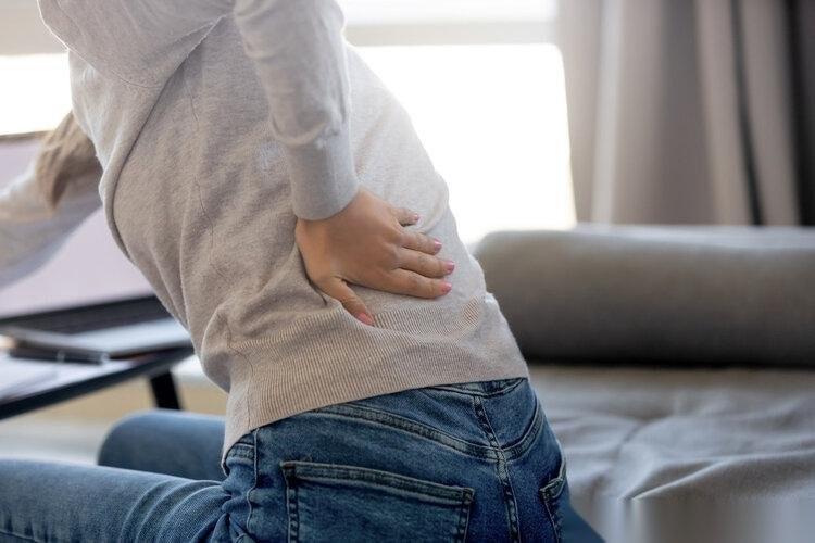 很多人一听到带状疱疹，第一反应都是“怎么突然就得了这个病”。皮肤一侧出现成片水疱