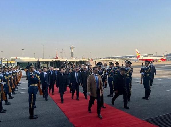 乌拉圭总统谈此次访华目的奥尔西总统的访华目的，兼具双边合作的深度与国际协作的广度