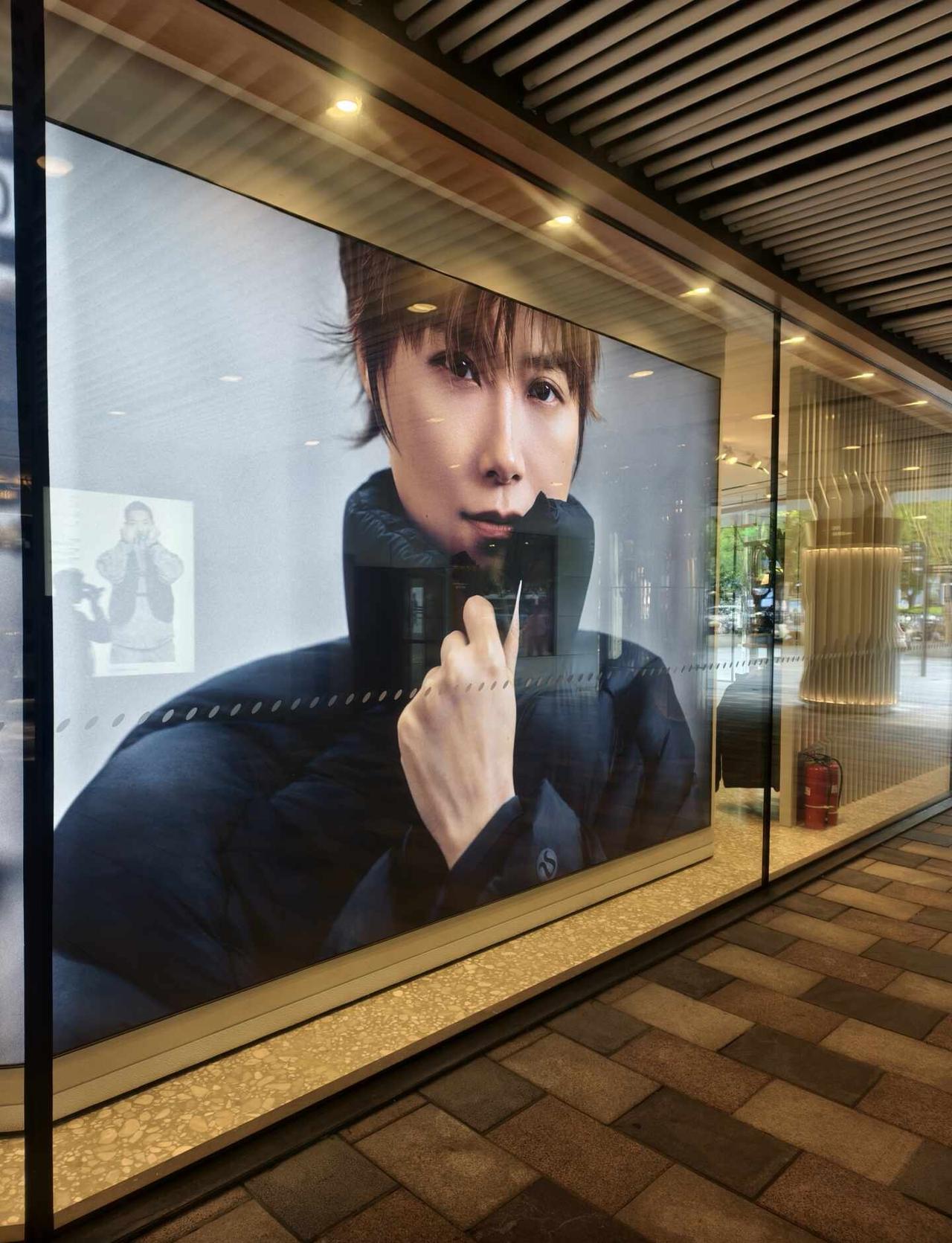 李宇春露露乐檬北京三里屯
还是来晚了，拍拍小屏吧[害羞]权威李宇春