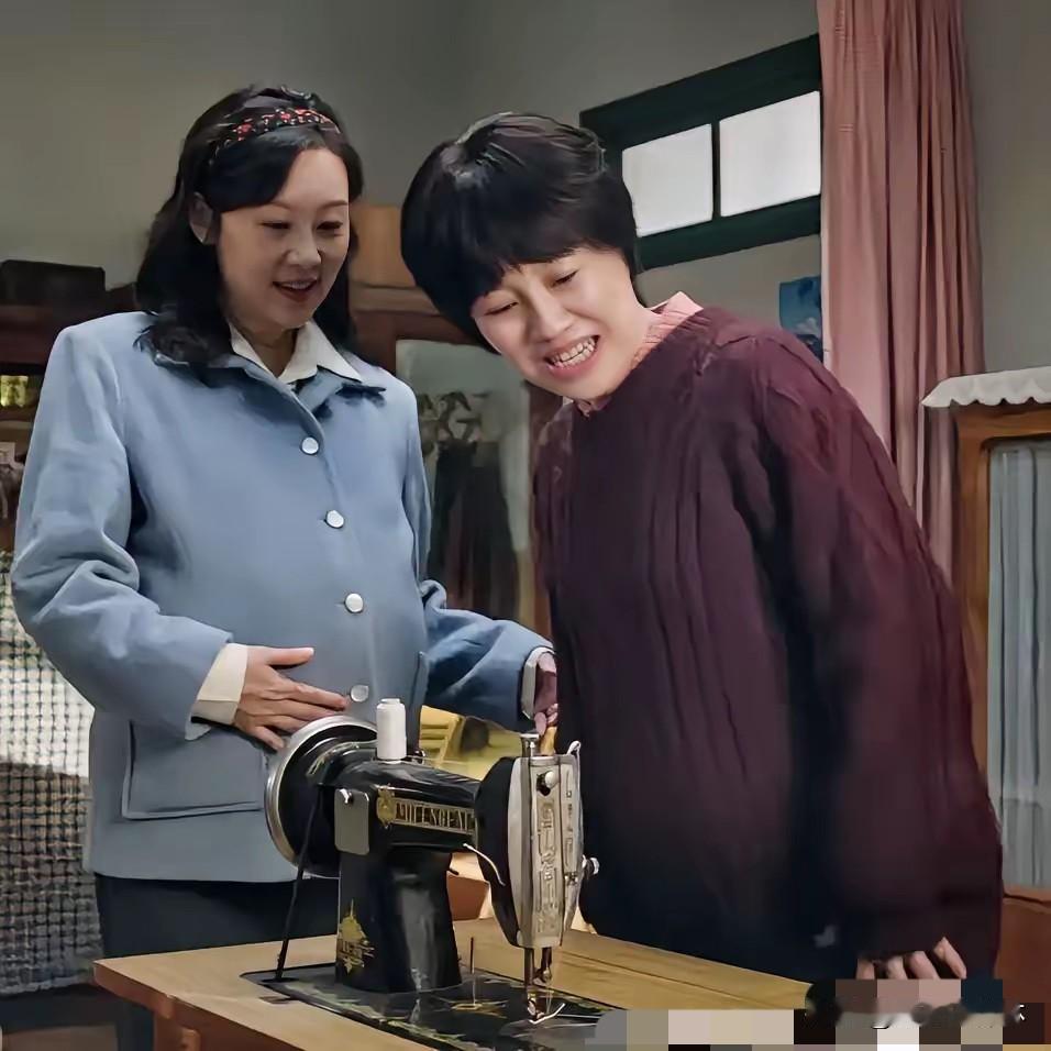 霍青莲为什么敢第一个站出来，
把那个查出来白化病的女婴留在自己家？
不是因为她"