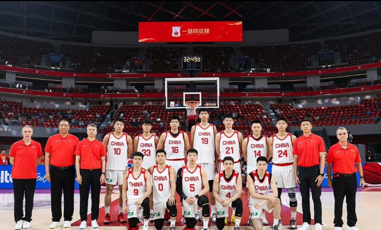 郭士强打破常规！这是一支全新的中国男篮！

赵继伟，高诗岩，庞峥麟，廖三宁，朱俊