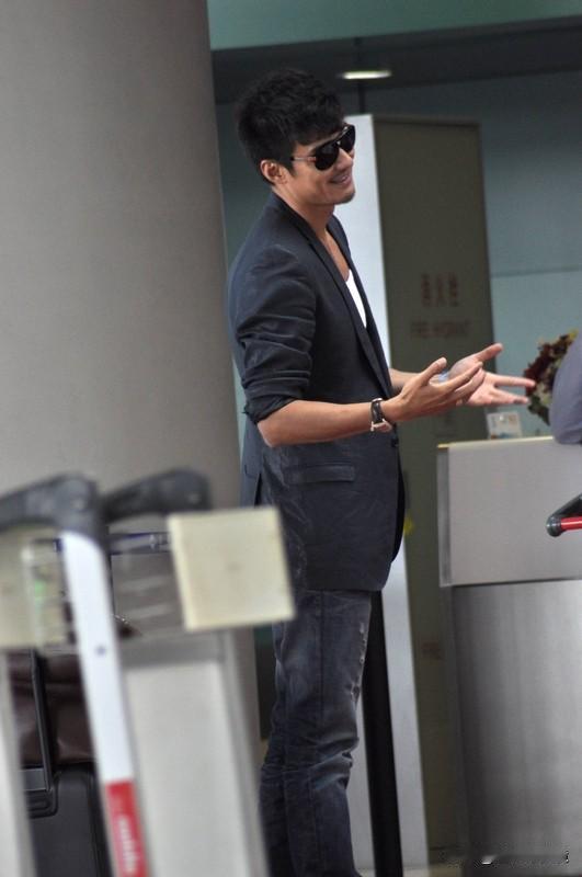 54岁胡兵和47岁薛佳凝同框 54岁胡兵和47岁薛佳凝同框，简直是回忆杀！《粉红