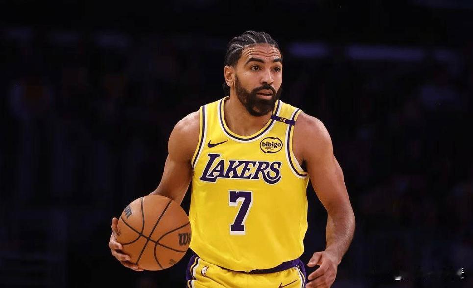 本赛季至今，文森特出场3次，场均出场时间达到了24分钟，场均总共代表湖人数据为3