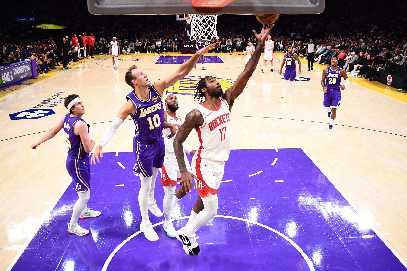 火箭vs湖人火箭升空allfire休斯顿火箭第三节比分速报⚪️⚪️⚪️🔴 小伙