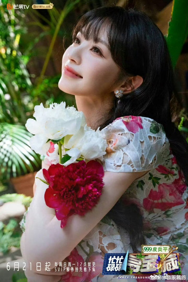 田曦薇闯入莫奈花园 误入油画秘境！田曦薇徜徉花海，温柔氛围感直接戳中人心 
