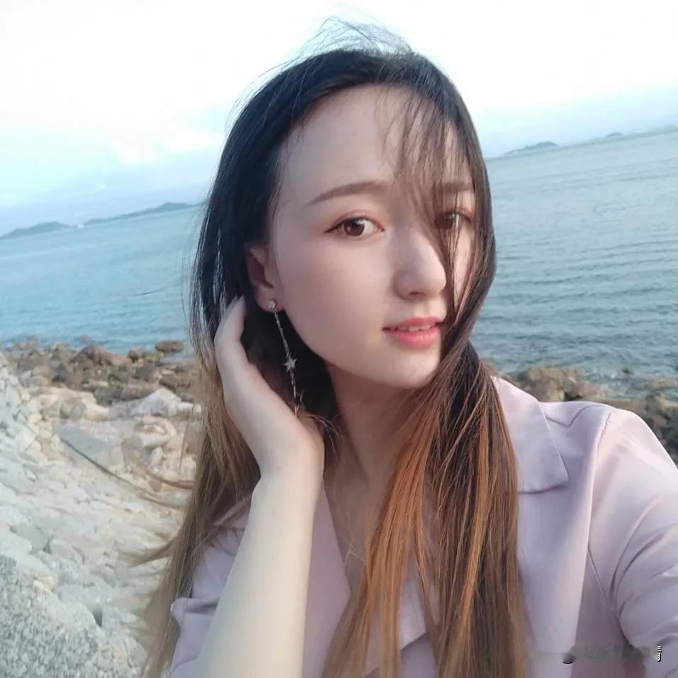 老人言
家里有钱；不外露。嘴里有话；别忙讲
五十以前；命换钱。五十以后；钱换命