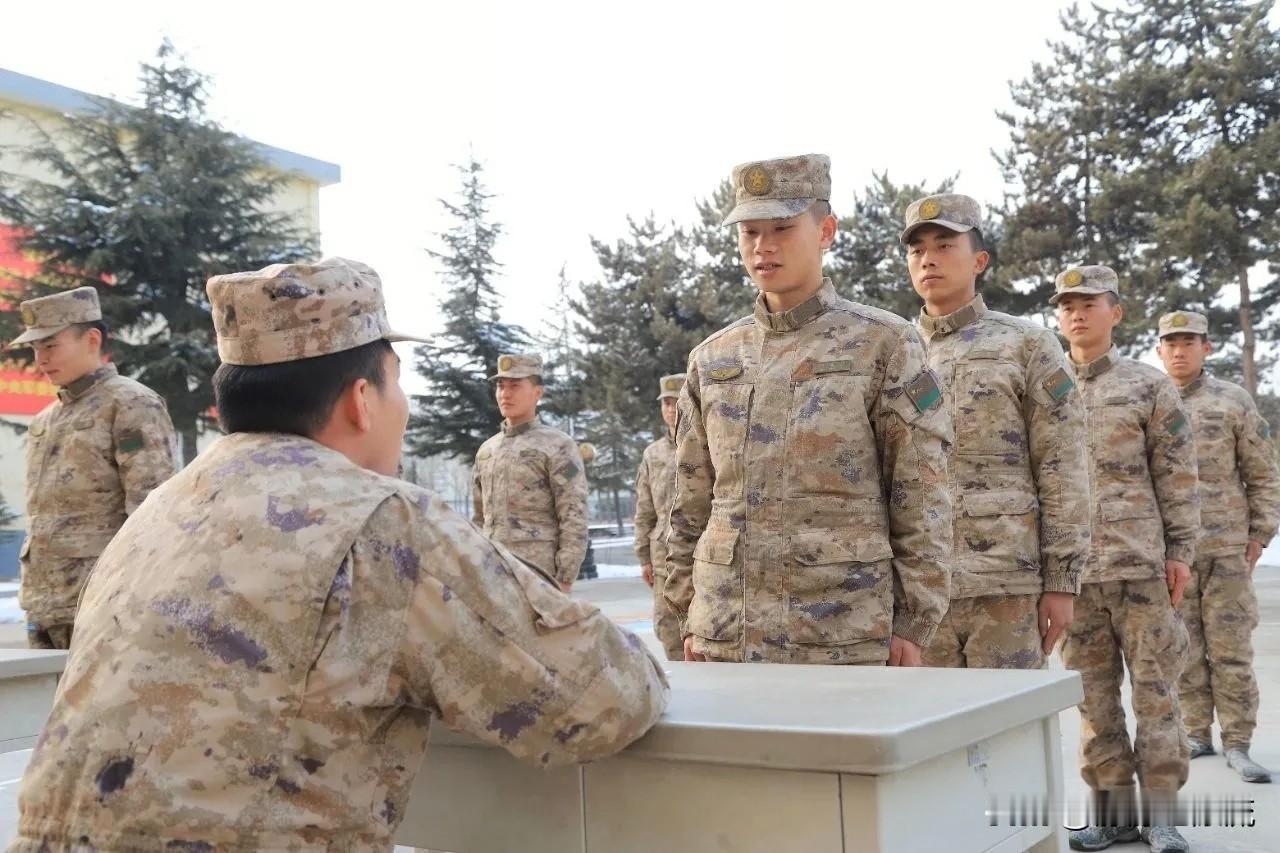 新兵下连分配岗位，是靠能力还是靠关系？
新兵下连定岗，到底靠人脉还是靠实力？没背