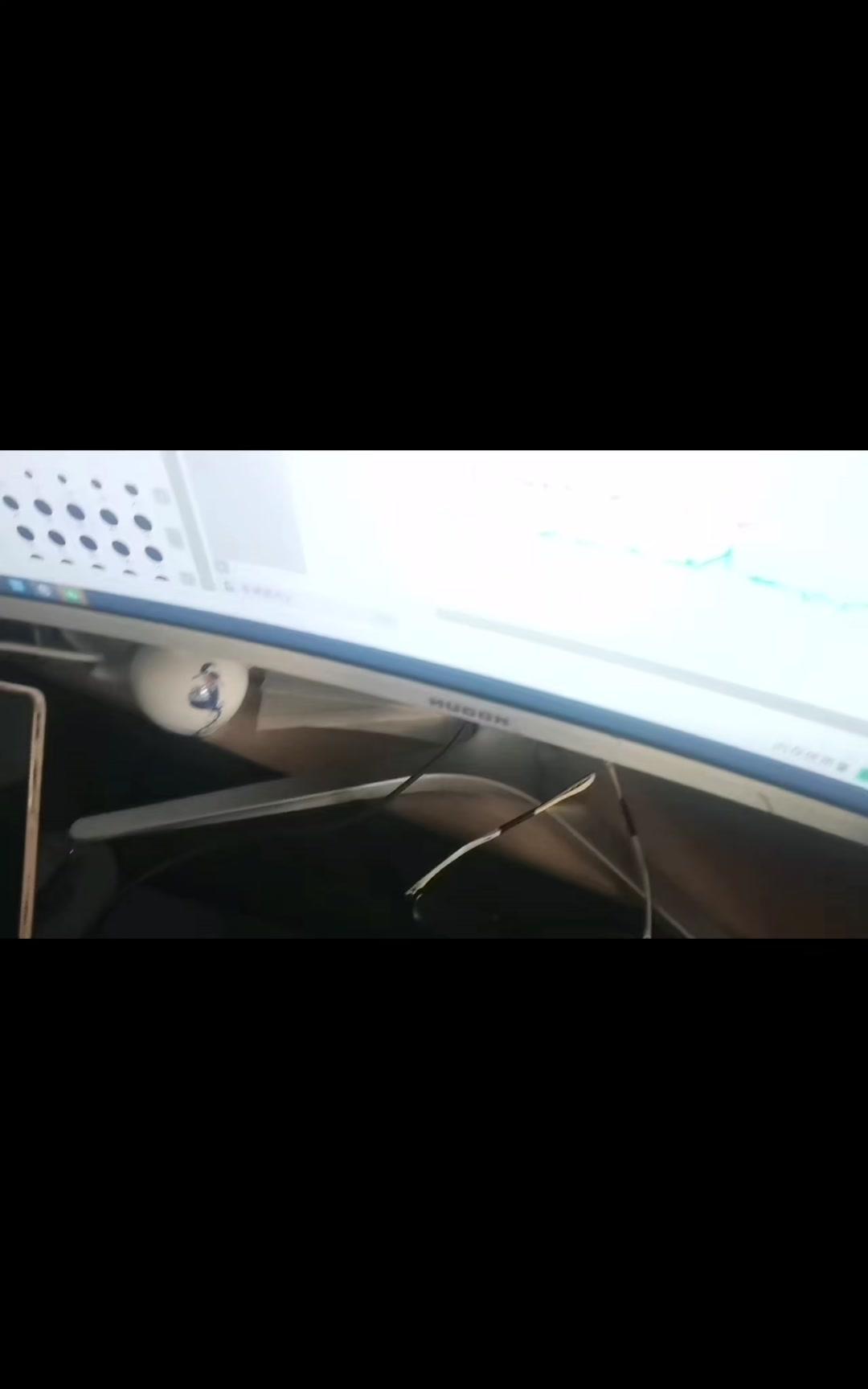 想给名字设计英文签名？试试专属定制的艺术字体吧！把喜欢的字母拆开重组，每一笔都带