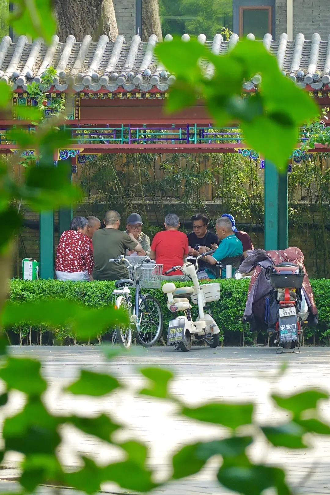 老了以后不要做的糊涂事：

1、不要把房子卖了，把钱拿给子女。
2、不要随便透露