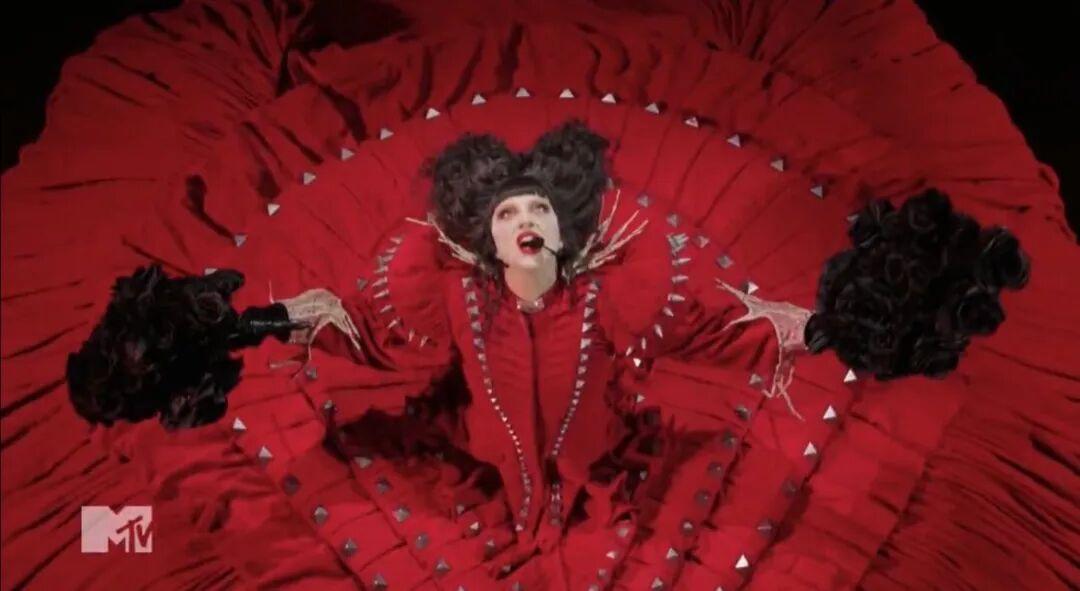 乐评机构 Pitchfork 猛烈抨击Lady Gaga在视频音乐大奖（VMA）