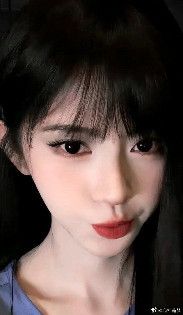 鞠婧祎[超话]鞠婧祎直播 直播是可爱的小🐷呀，杀青快乐鞠婧祎苏绿夏杀青 ​​​