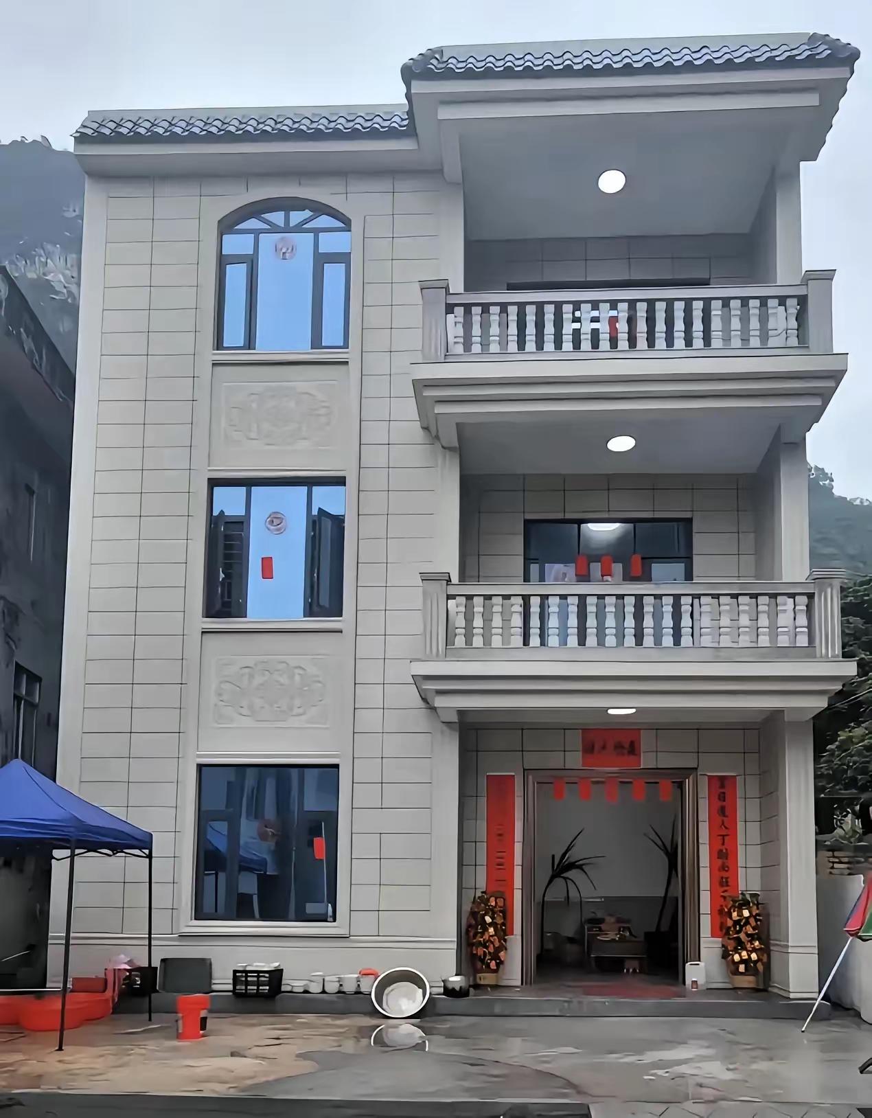 弟弟做的确实不对，除了自己和老婆可以不用打招呼来住，岳父母家的任何人都是需要提前