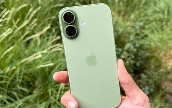【曝iPhone18涨幅或超600元】曝iPhone18系列涨幅或超600元近期