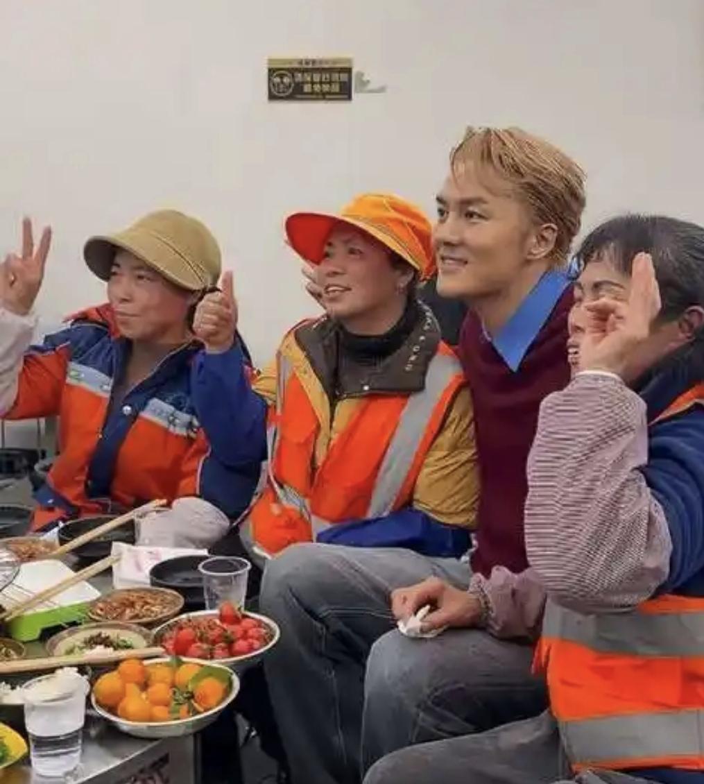 台湾歌手吴克群，干了一件我想都不敢想的大事！
 
2026年4月9日，他以一篇《