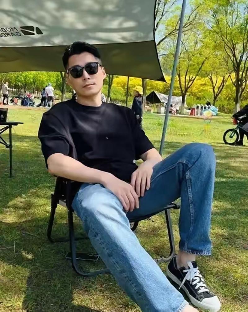 我老公是我死缠烂打追到的！
我老公今年已经46岁了，我俩结婚都二十三年了，但是他