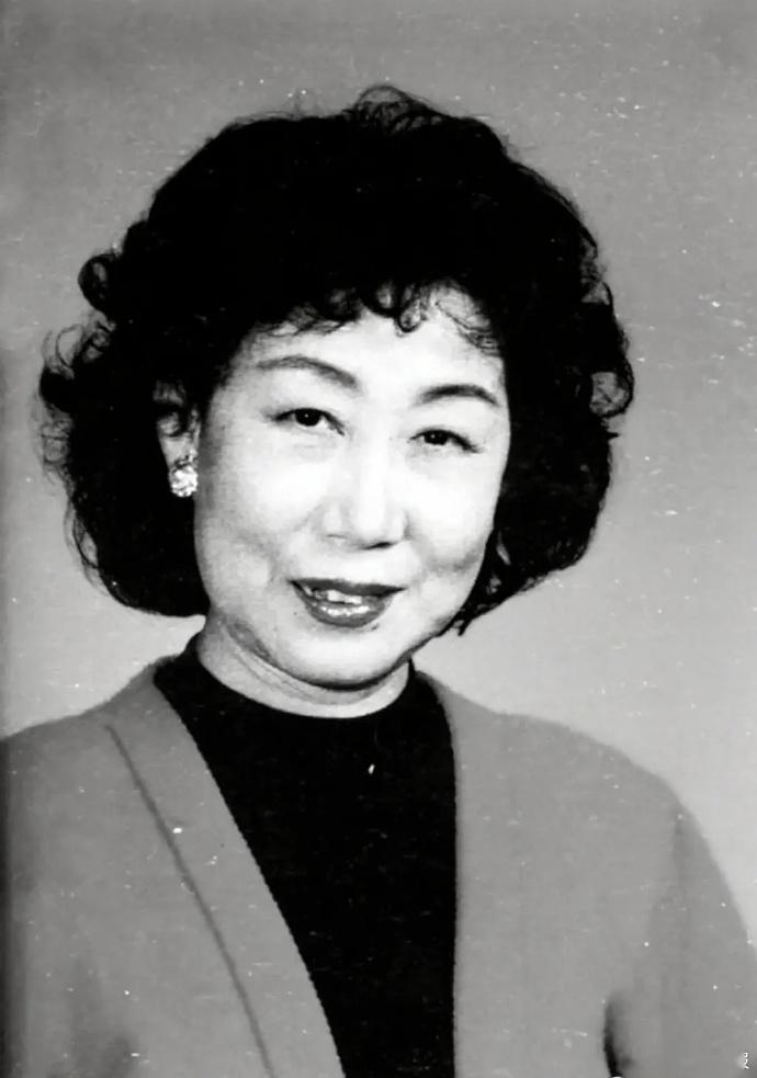 评剧艺术家小花玉兰去世 著名评剧表演艺术家小花玉兰老师8月14日在津去世，享年9
