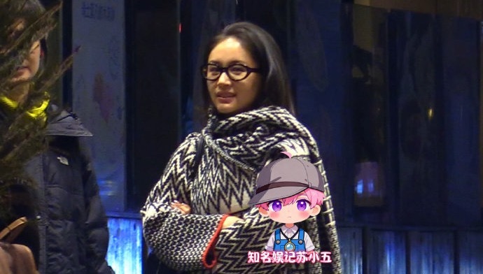 王子文素颜状态不是我说她的长相真的很显小可能因为她个子小 