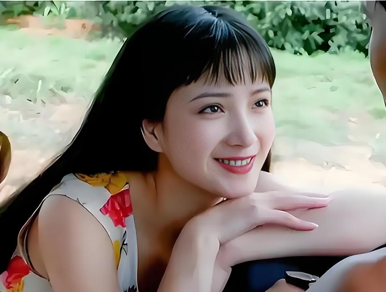 何晴和徐松子是非常要好的朋友。因为身体不好，她在徐松子家吃了一年的饭。

何晴说