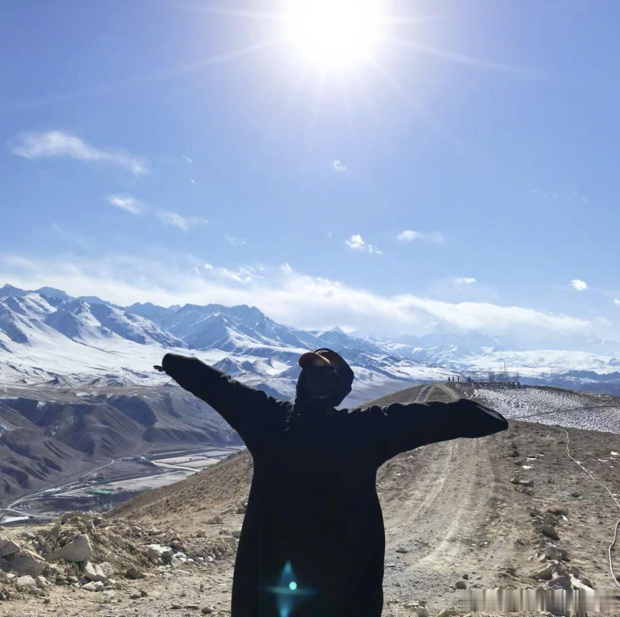 看杨幂的微博已经开始想放假了救命！杨幂问去哪旅游的微博直接让我提前进入假期状态！