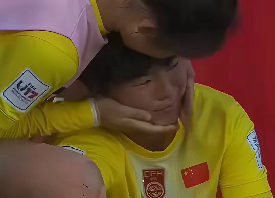 中国U17女足点球大战胜法国，创造历史最好此役之前中国战胜强敌美国队，八强赛中国