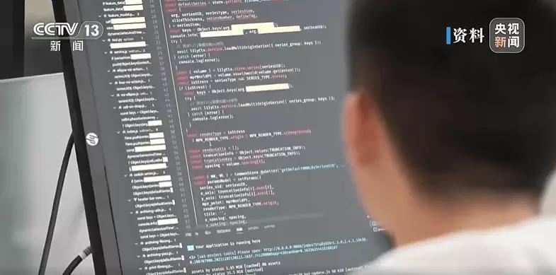 AI冲击下，白领职场风云变幻。A1走进职场，白领面临失业或降薪并非危言耸听。
A