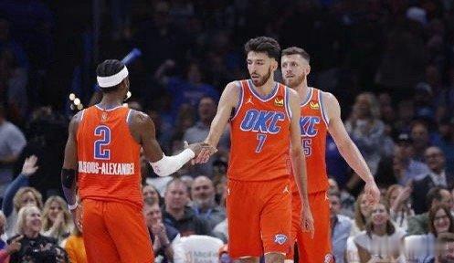 周四篮球         306：雄鹿VS雷霆 雄鹿客场背靠背，先在东部对阵魔术