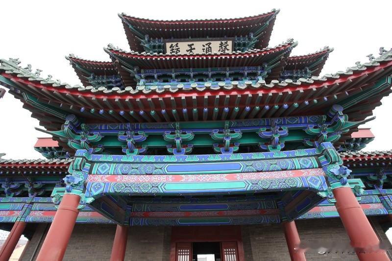 振朔楼也逛遍✅
时恩寺完美错过开放时间，遗憾留个念想😂
宣化博物馆细细逛完，天
