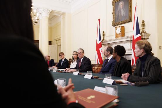 突发！阿联酋急召英欧大佬面谈，中东要止战了？关起门来聊了大半天，直奔核心去讨论，