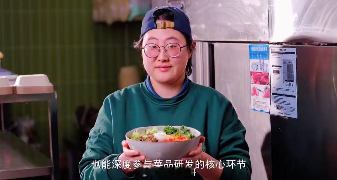 成都对听障人士的爱有多温柔 成都这家“小满无声”，让我看到了尊重最好的样子。听障