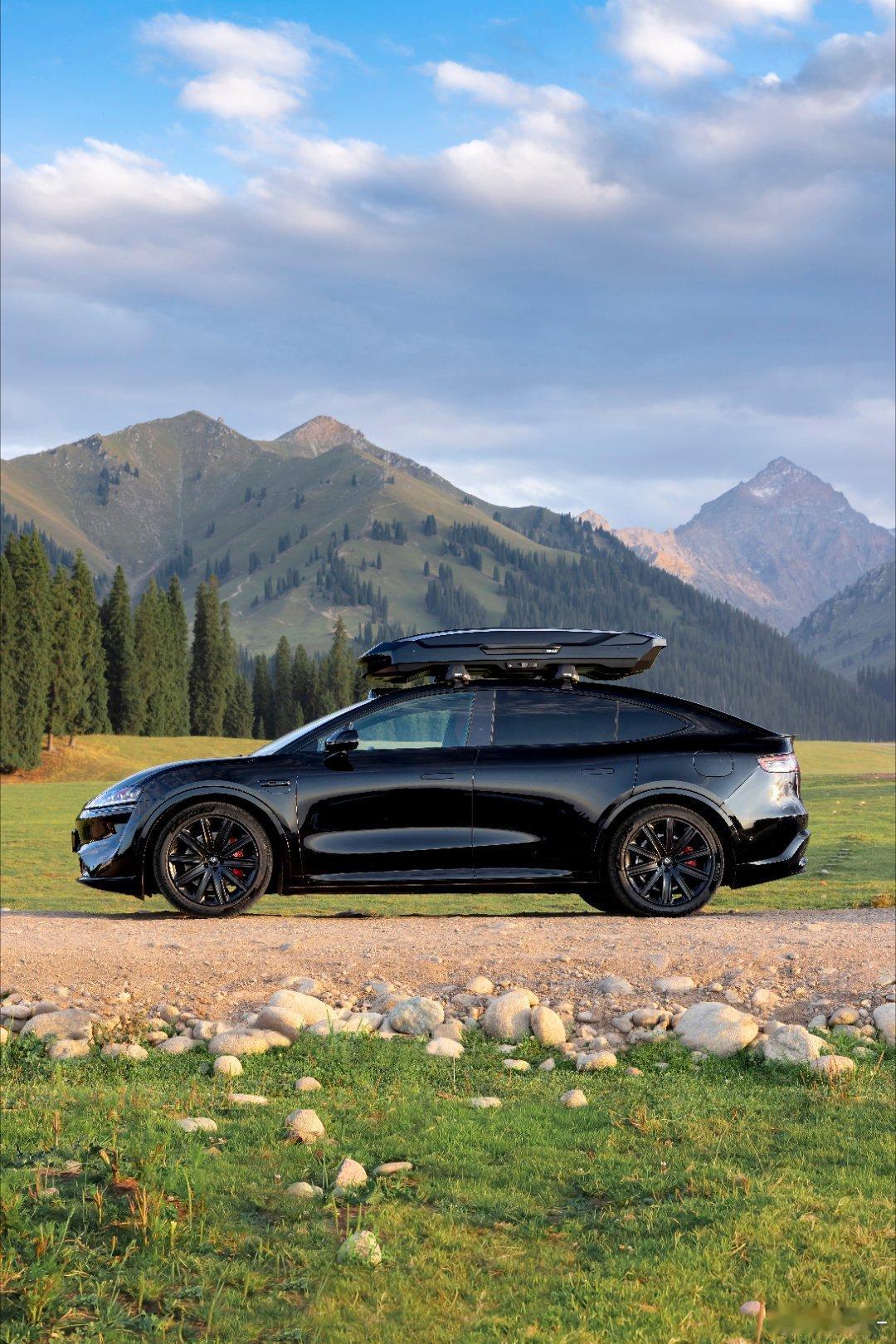 智界R7十万公里电池安全挑战 新能源车的电池安全和可靠性是重中之重，好品质必须经