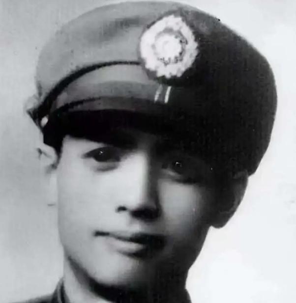 1949年深秋，四川成都。一栋青砖小楼里，传出撕心裂肺的哭声。国民党陆军中将韩任
