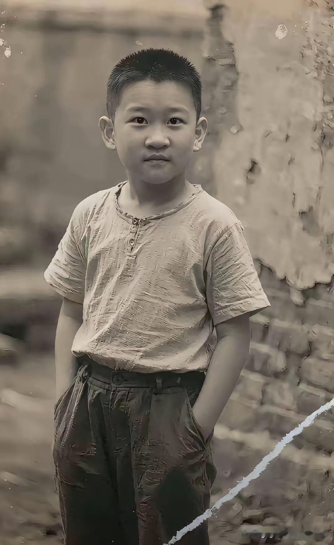 不是，我居然一眼认出来是谁了！[捂脸][捂脸][捂脸]