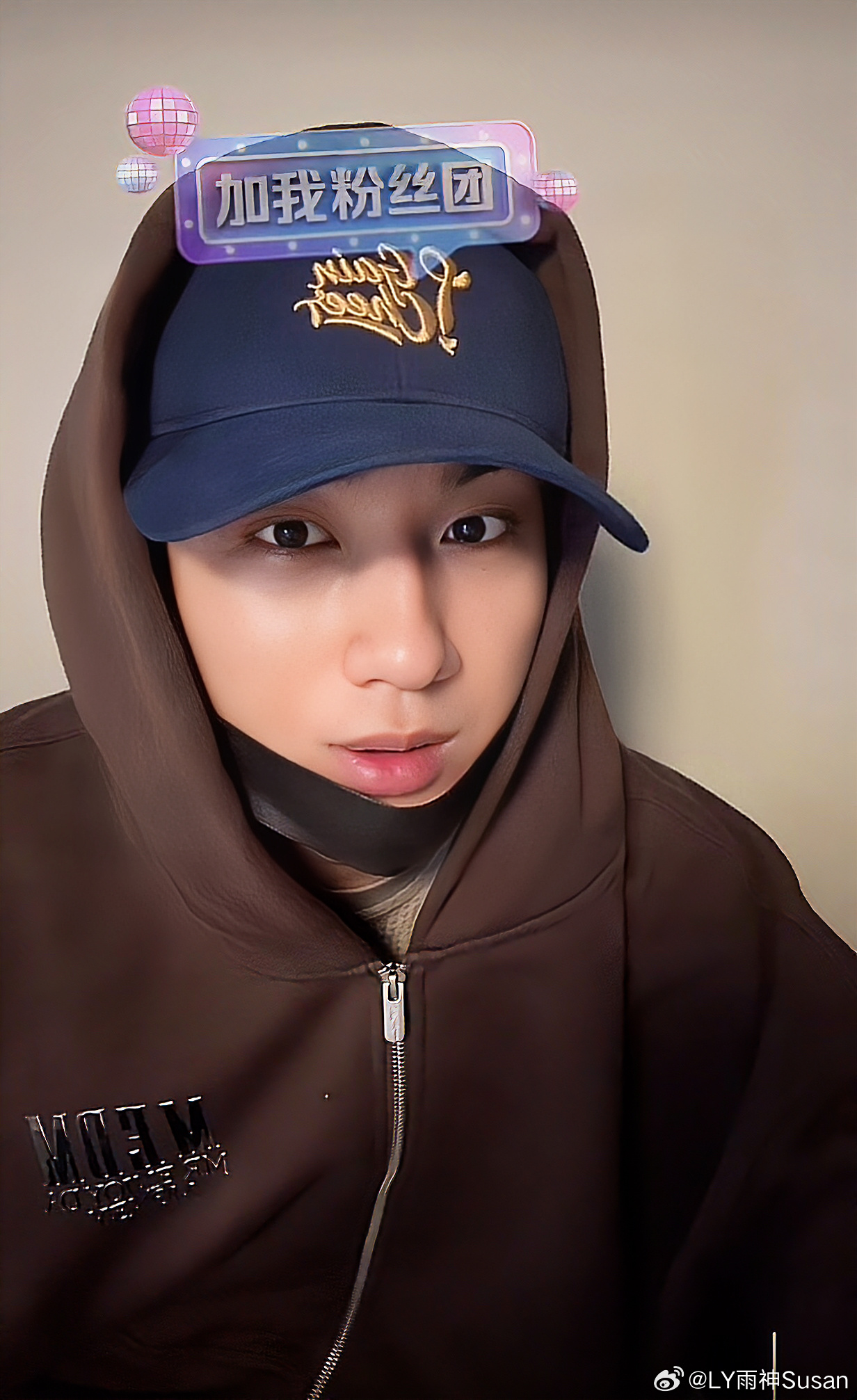 李宏毅李宏毅芙芙品牌首位祛痘代言人 lhy毅则日记 "在无眠的夜里总会幻想见到你